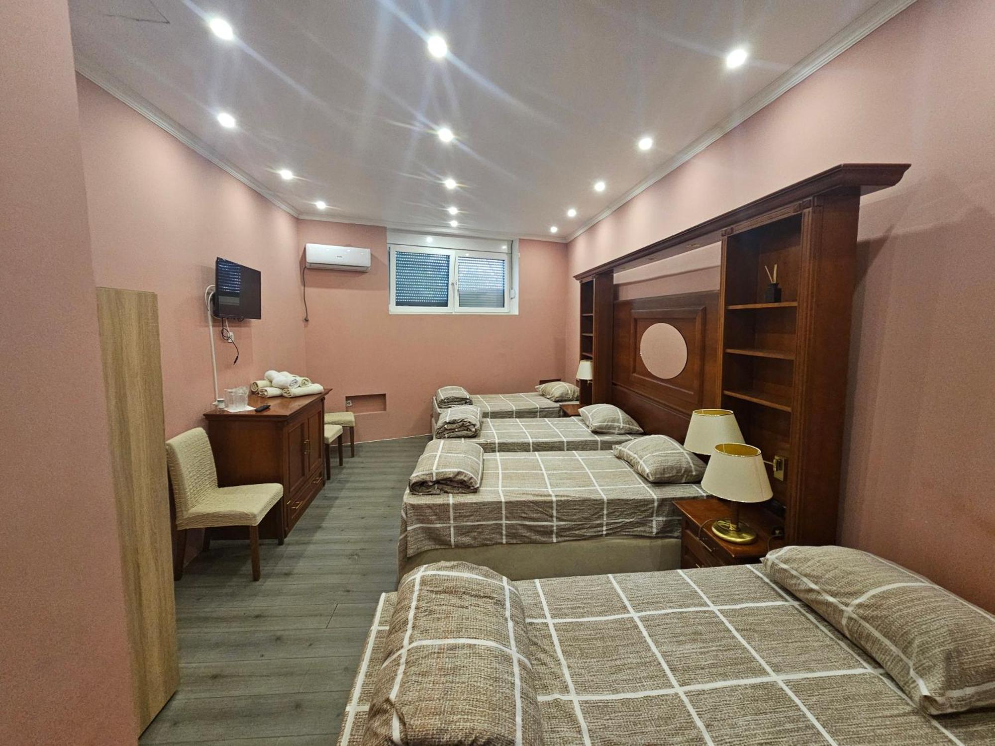 Rooms " Simke " Subotica Buitenkant foto